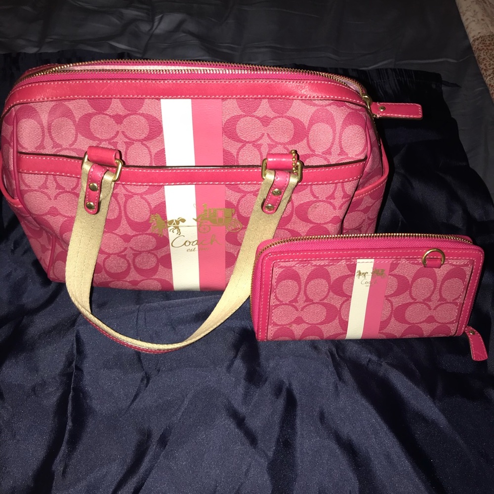 Authentic coach set